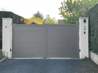 Portail battant en alu