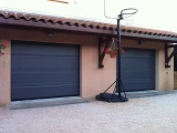 Porte de garage sécurisée avec télécommande