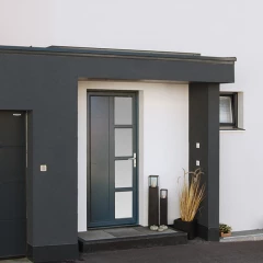 Porte d’entrée moderne à Chalon-sur-Saône avec finition design. 